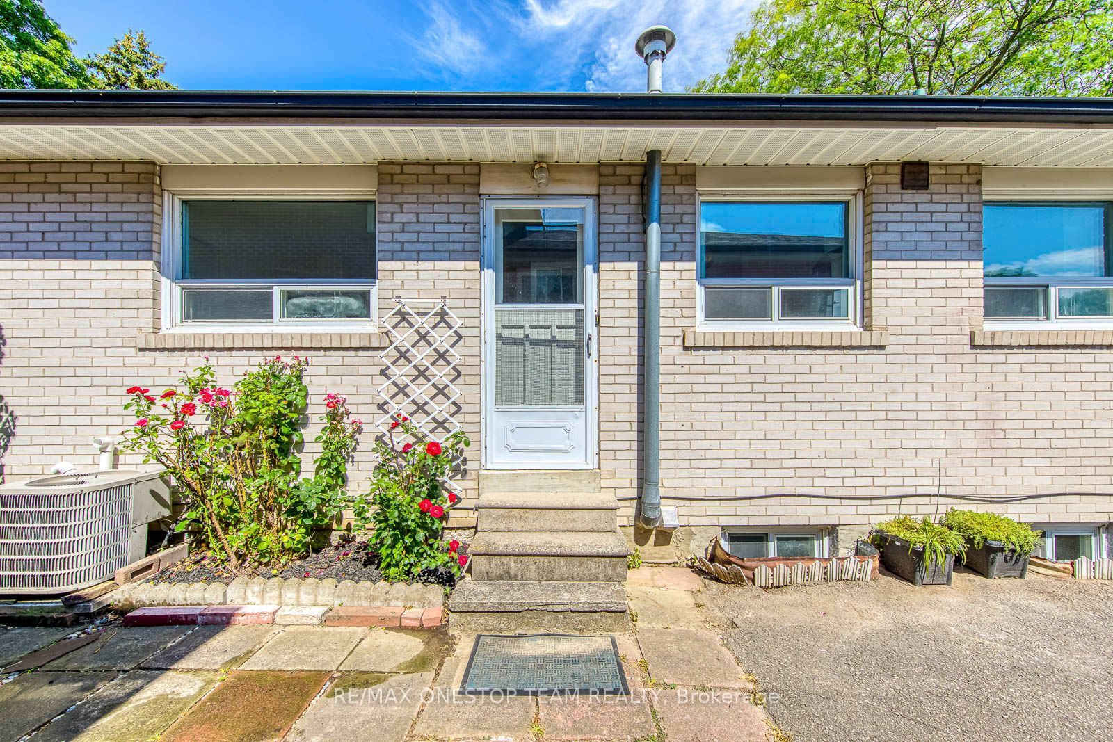 1514 Swanage Crescent
