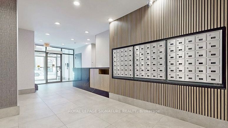 140 Bathurst Street 207