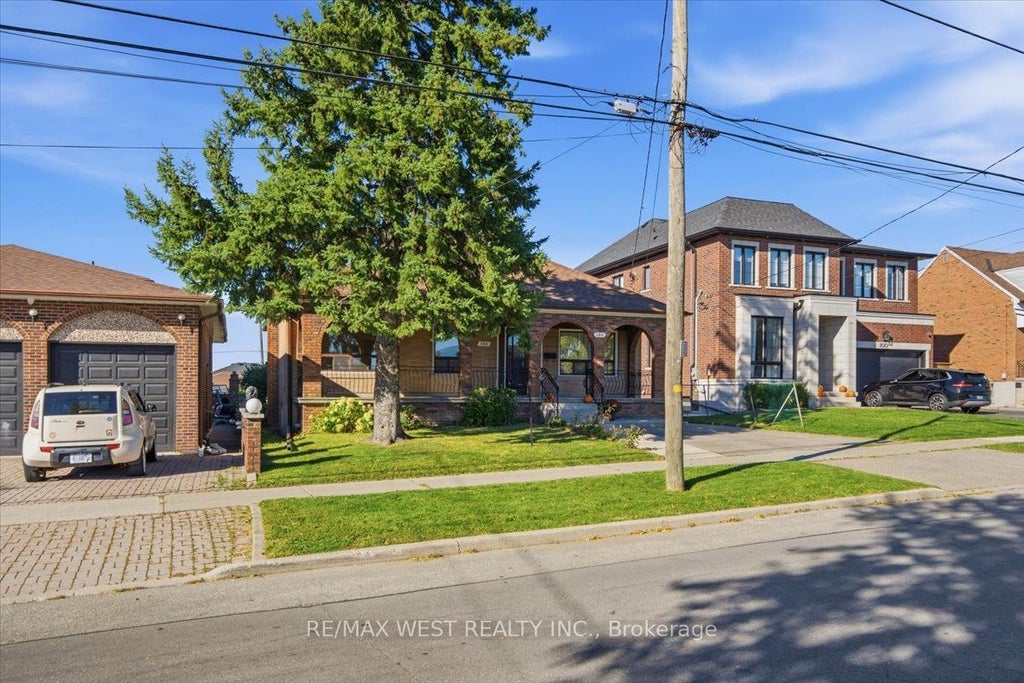 Photo of 198 Rustic Road, Toronto, ON M6L 1W4 (MLS # W13875774)
