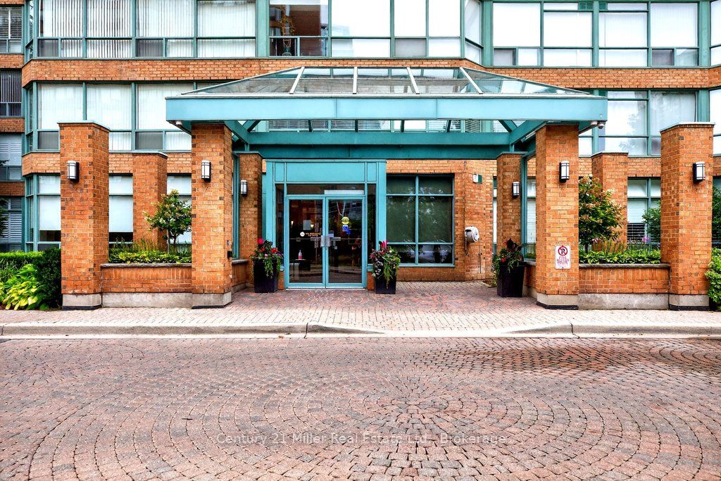 1276 Maple Crossing Boulevard 1605