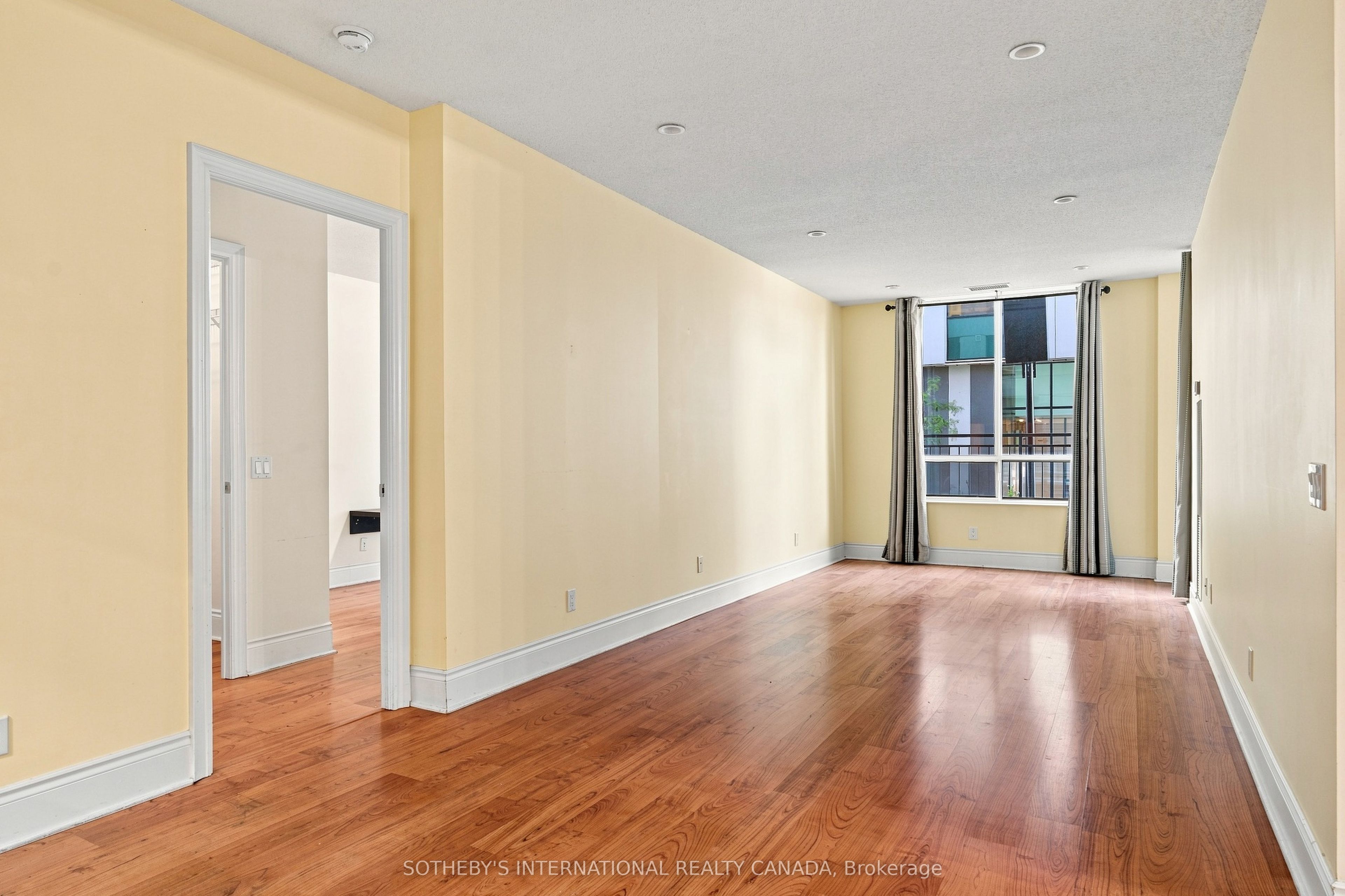 5233 Dundas Street 115