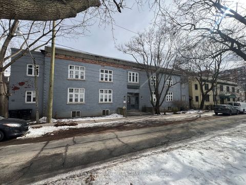 15 Gore Vale Avenue Toronto ON M6J 2R5