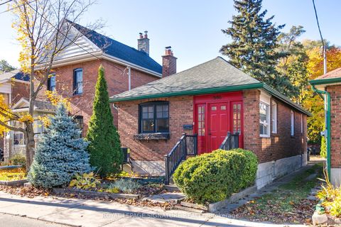 546 Jane Street Toronto ON M6S 4A4