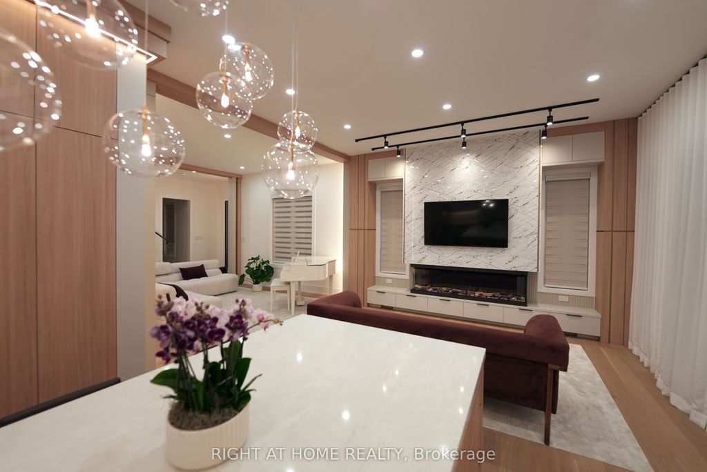 Photo of 33 Thorndale Avenue, Toronto, ON M8X 1W8 (MLS # W12927216)