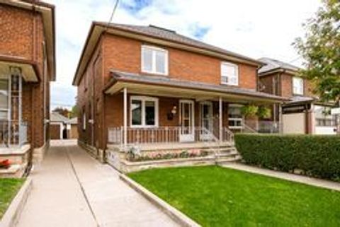 37 Cadorna Avenue Toronto ON M4J 3W7