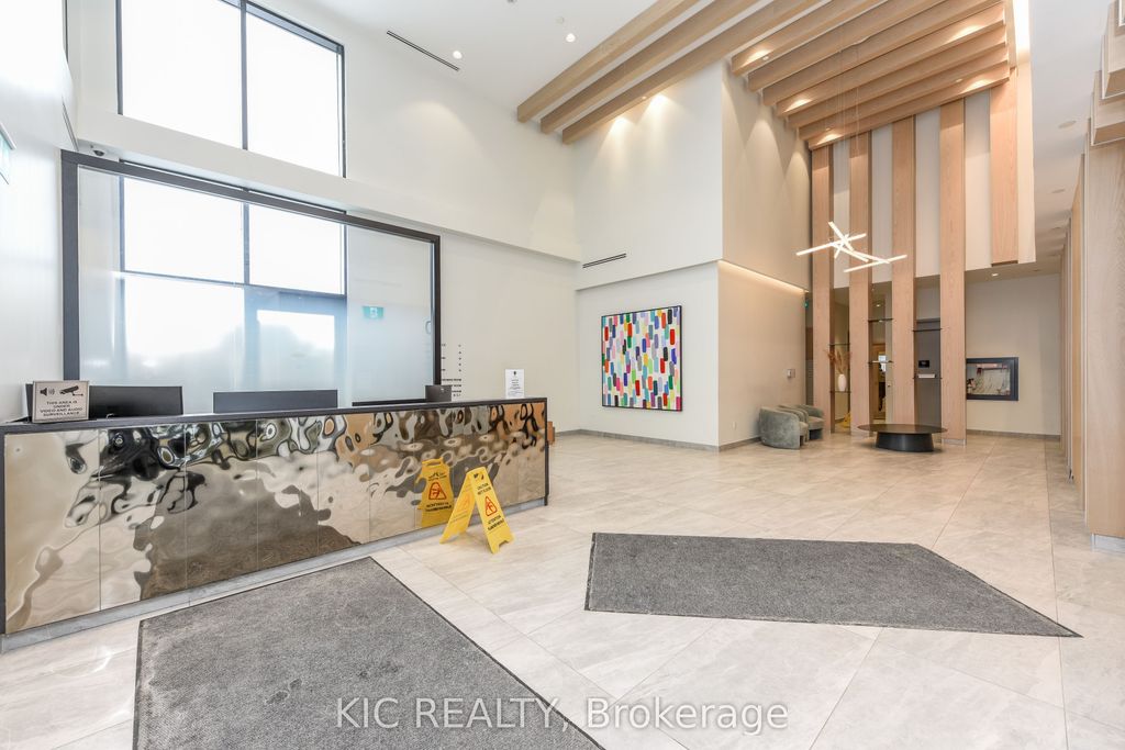 Photo of 86 Dundas St. Street E #323, Mississauga, ON L5A 0B1 (MLS # W13017670)