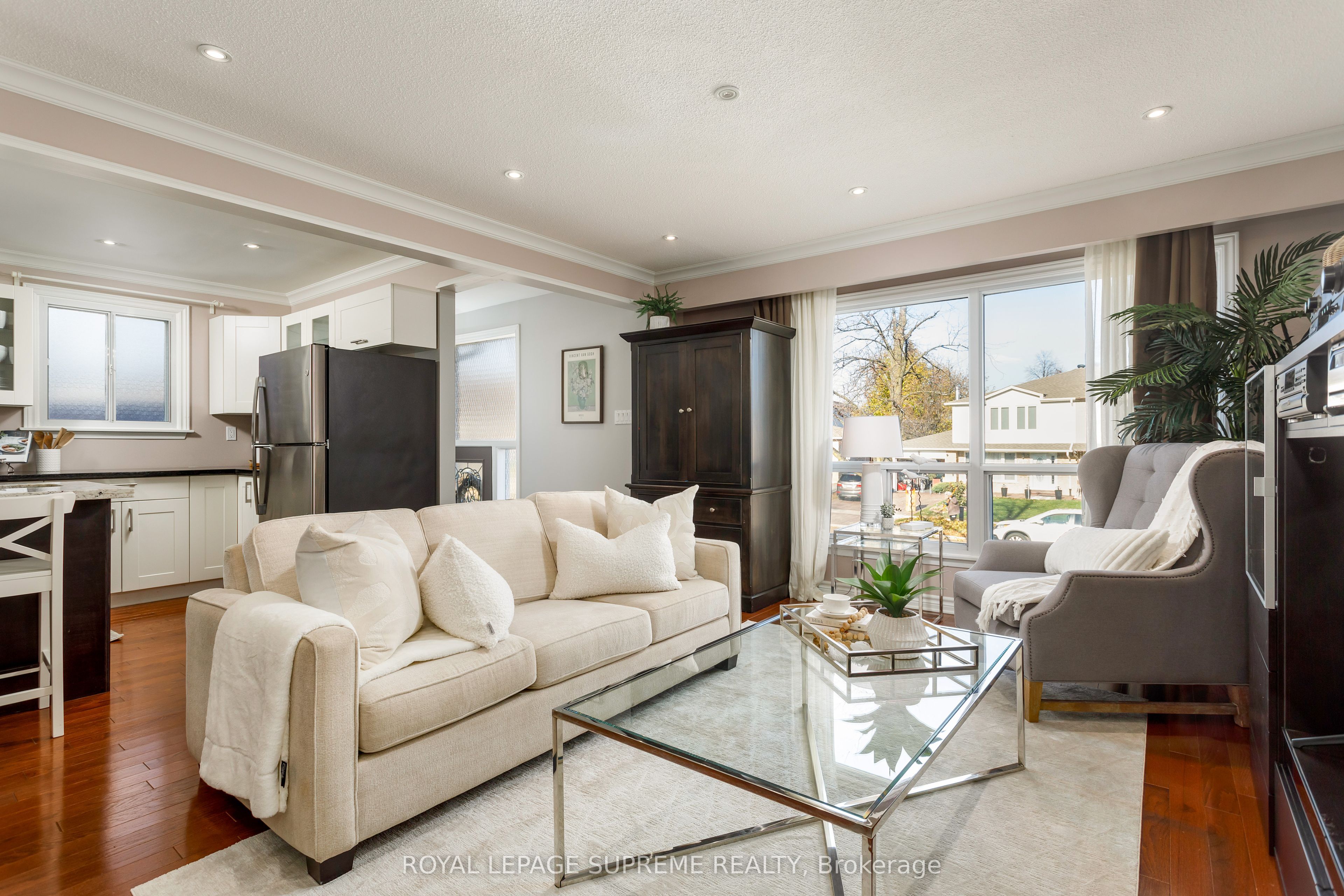 7158 Ridgeland Crescent