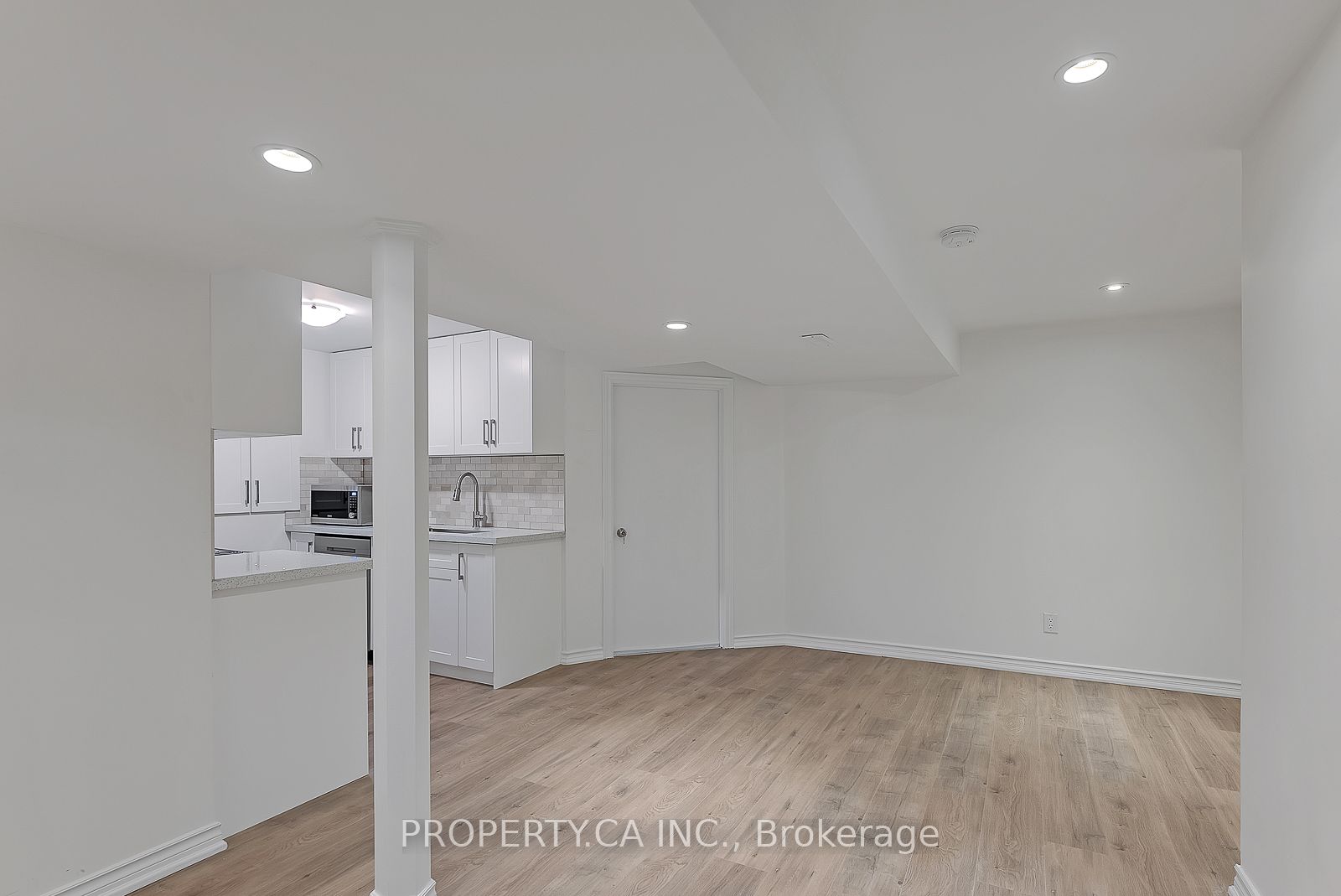 3788 Forest Bluff Crescent Lower