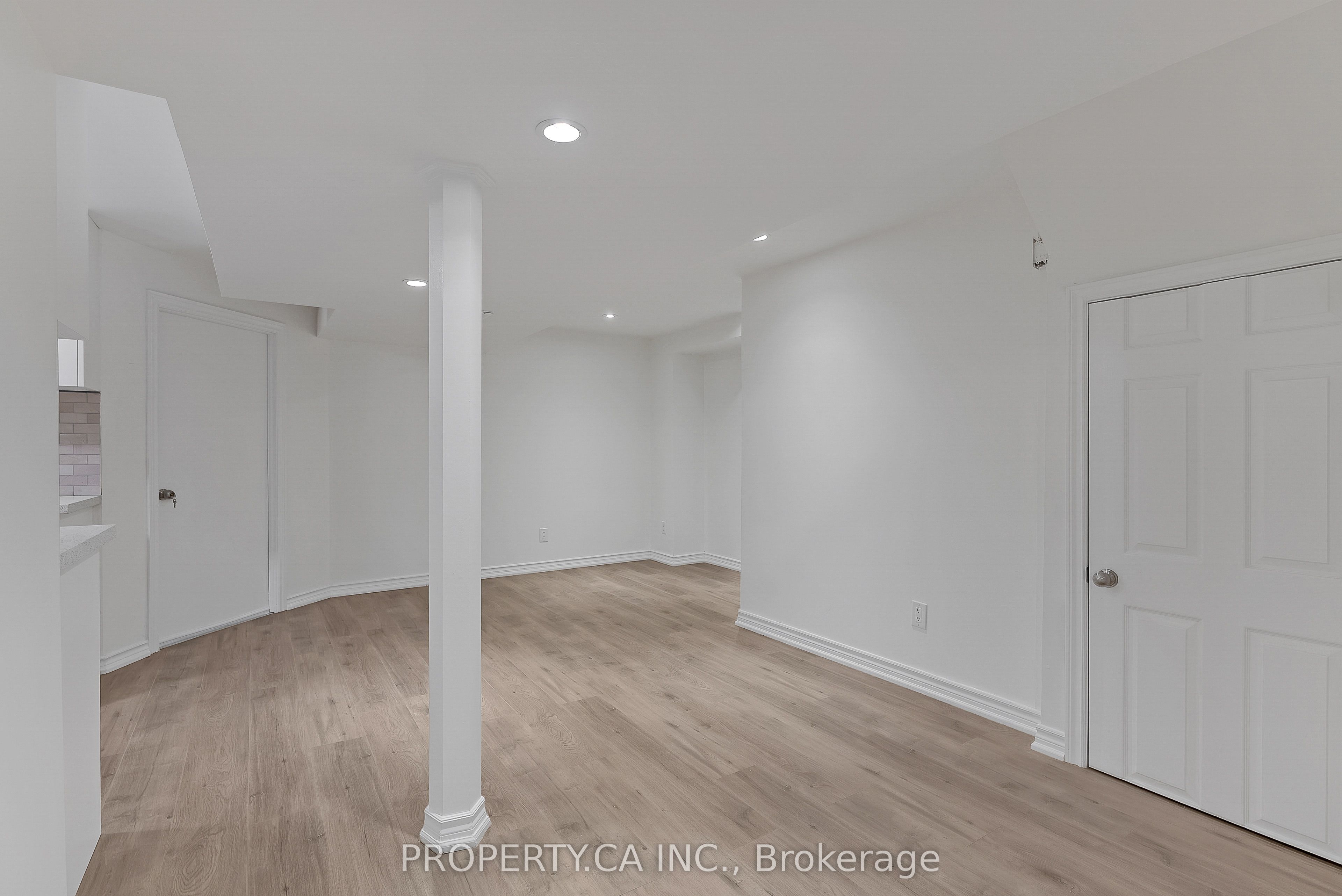 3788 Forest Bluff Crescent Lower