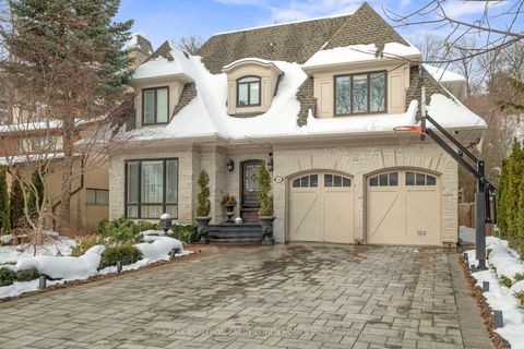 18 Brookfield Road Toronto ON M2P 1A9