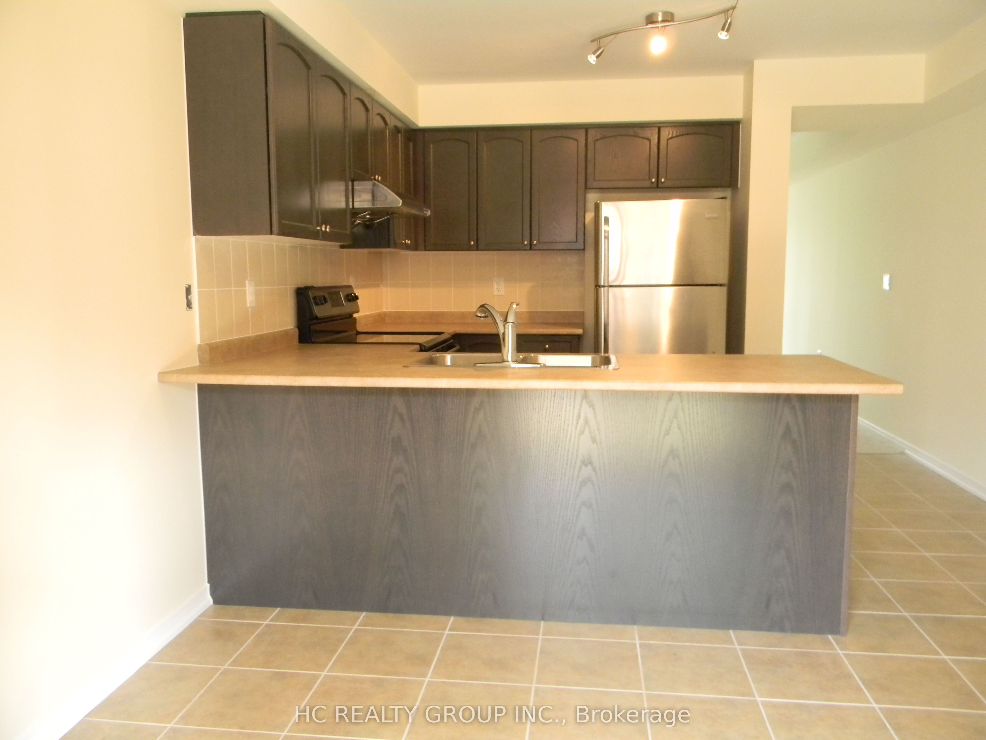 5259 Major Mackenzie Drive E Major Mackenzie Dr E