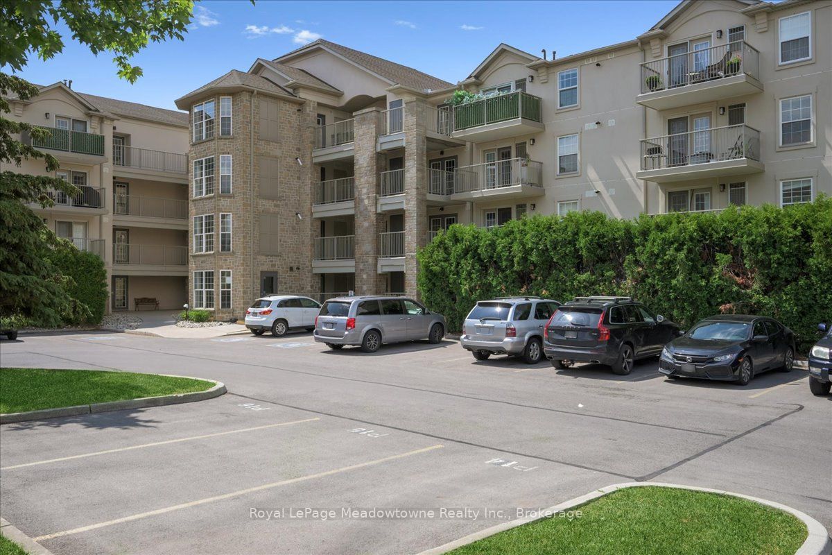 1450 Bishops Gate 105