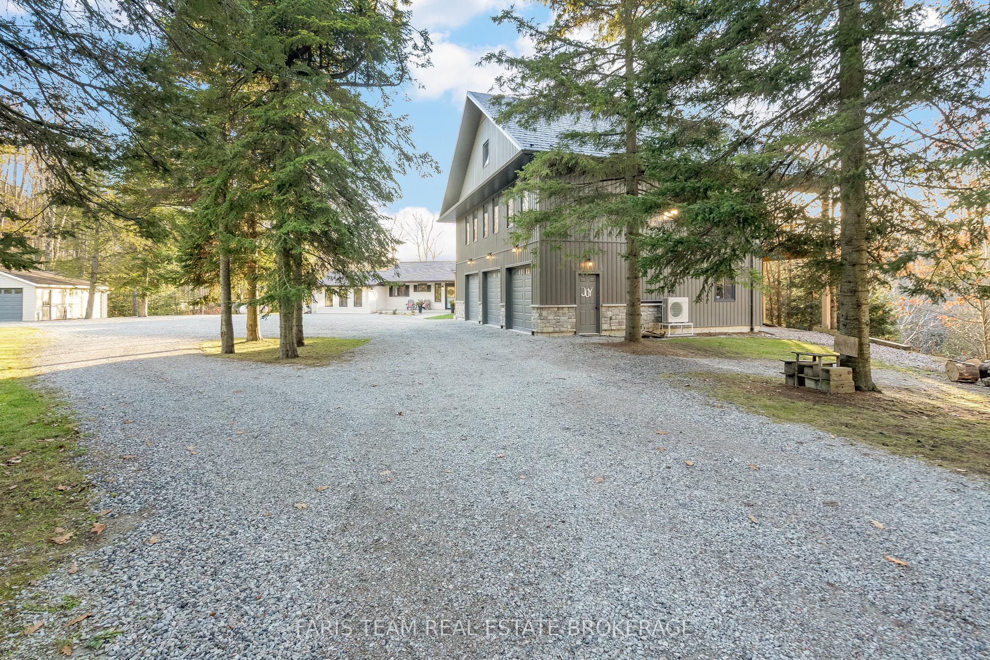 1520 Rosemount Road