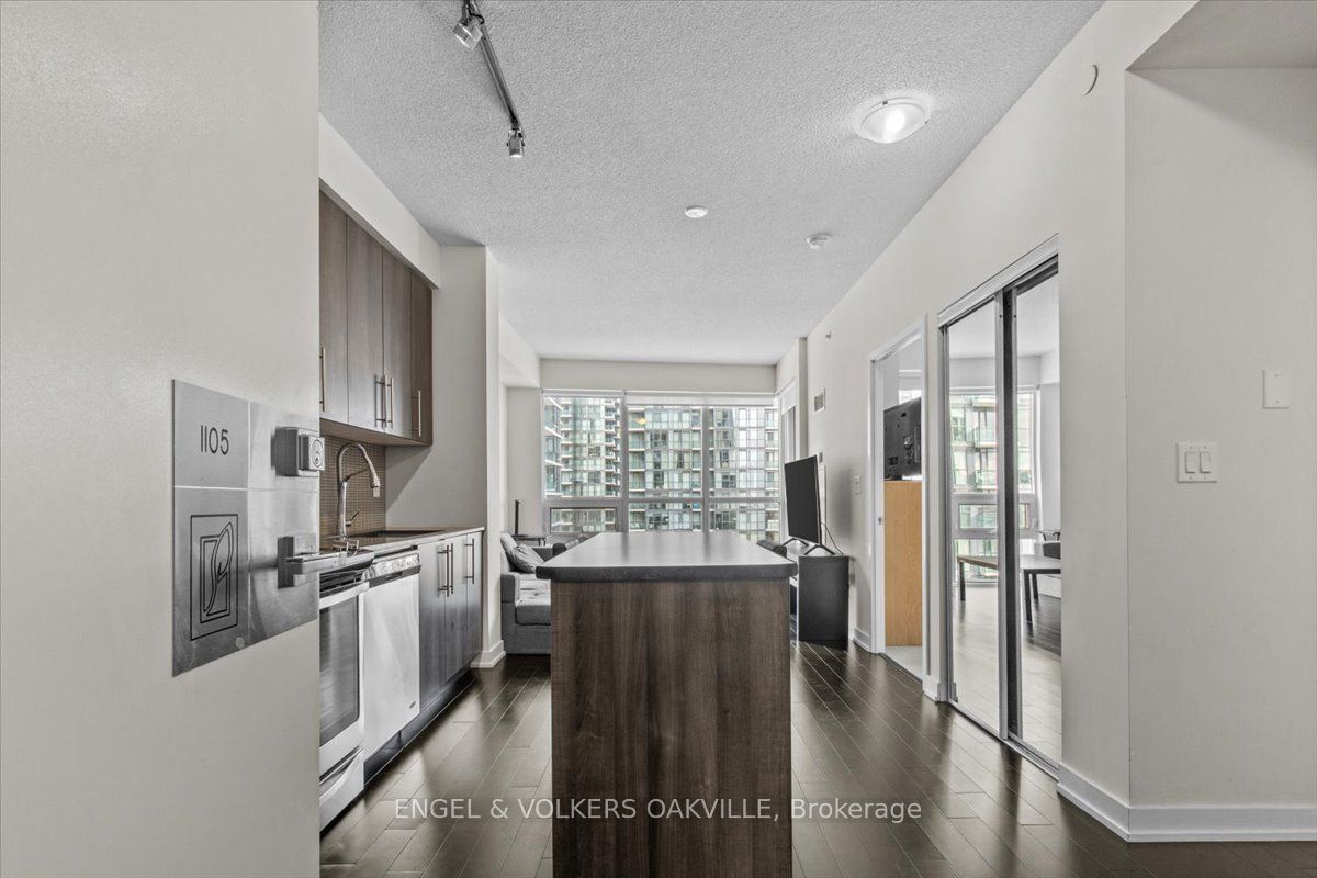 510 Curran Place 1105