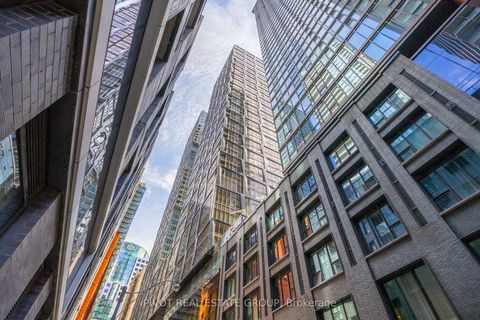 15 Mercer Street 4204 Toronto ON M5V 0T8