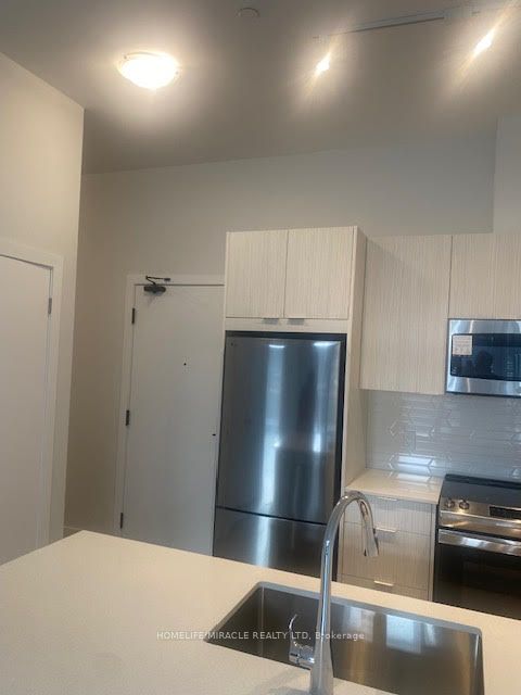 430 Square One Drive 513