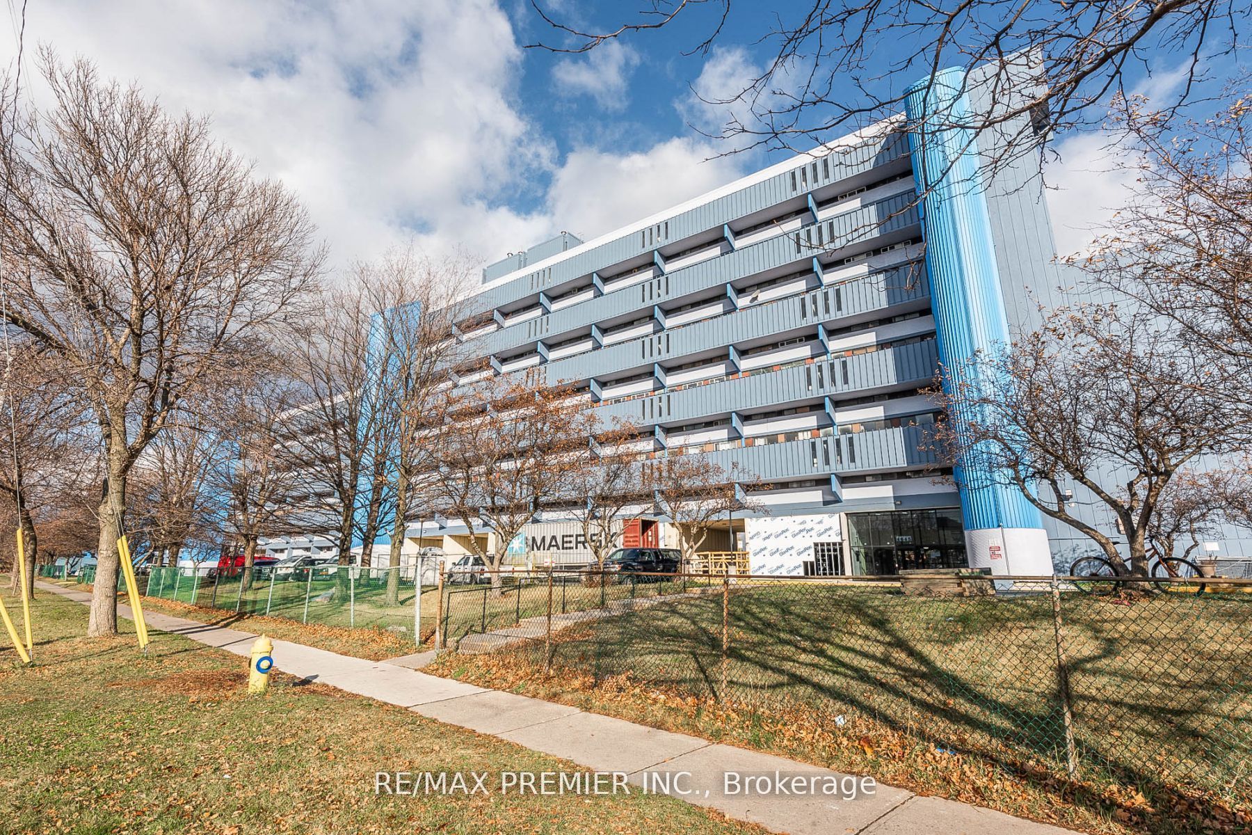 Photo 1 of 3 — 4673 Jane Street 807, Toronto, ON M3N 2L1