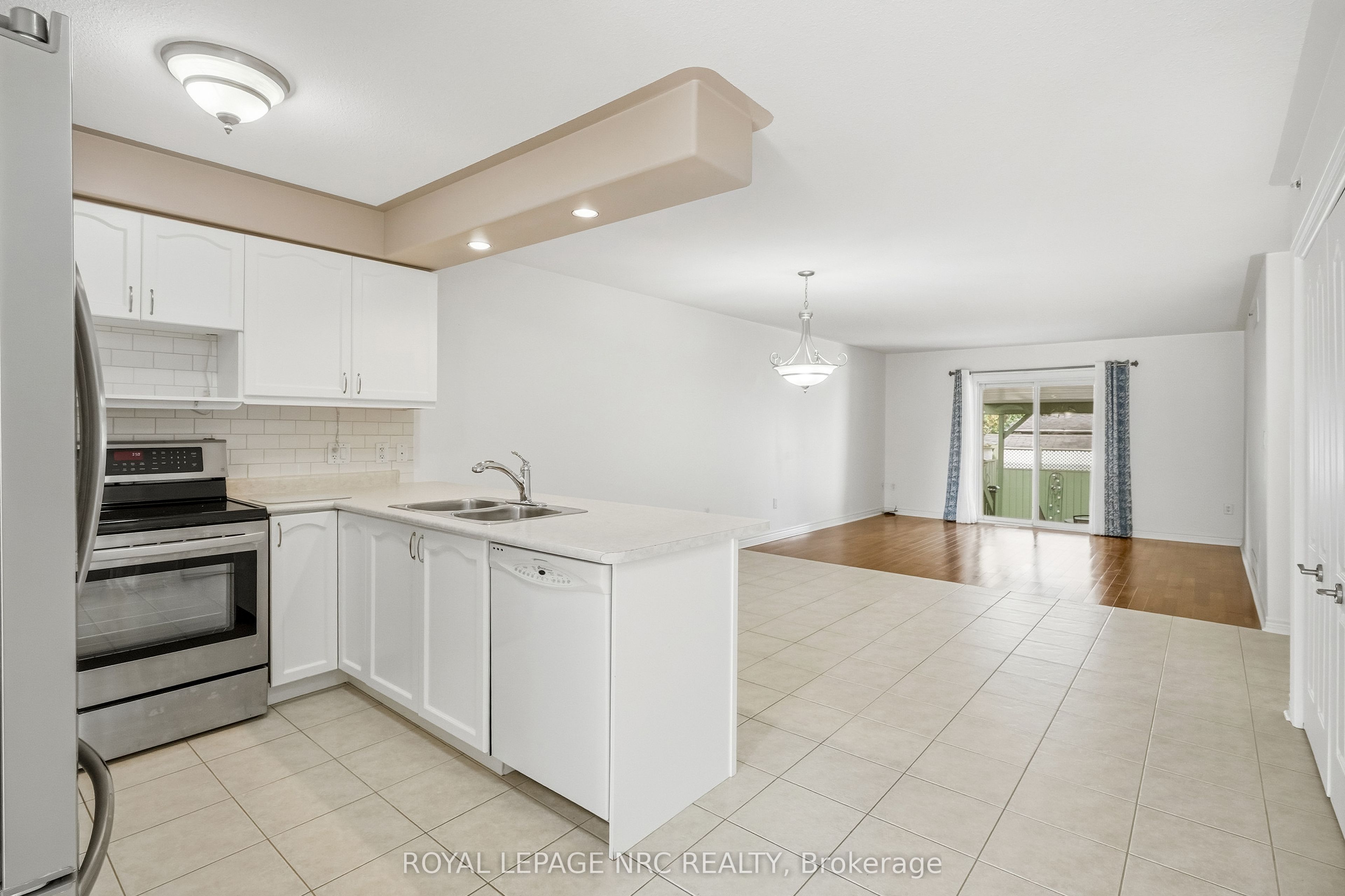 8 Bluegrass Crescent