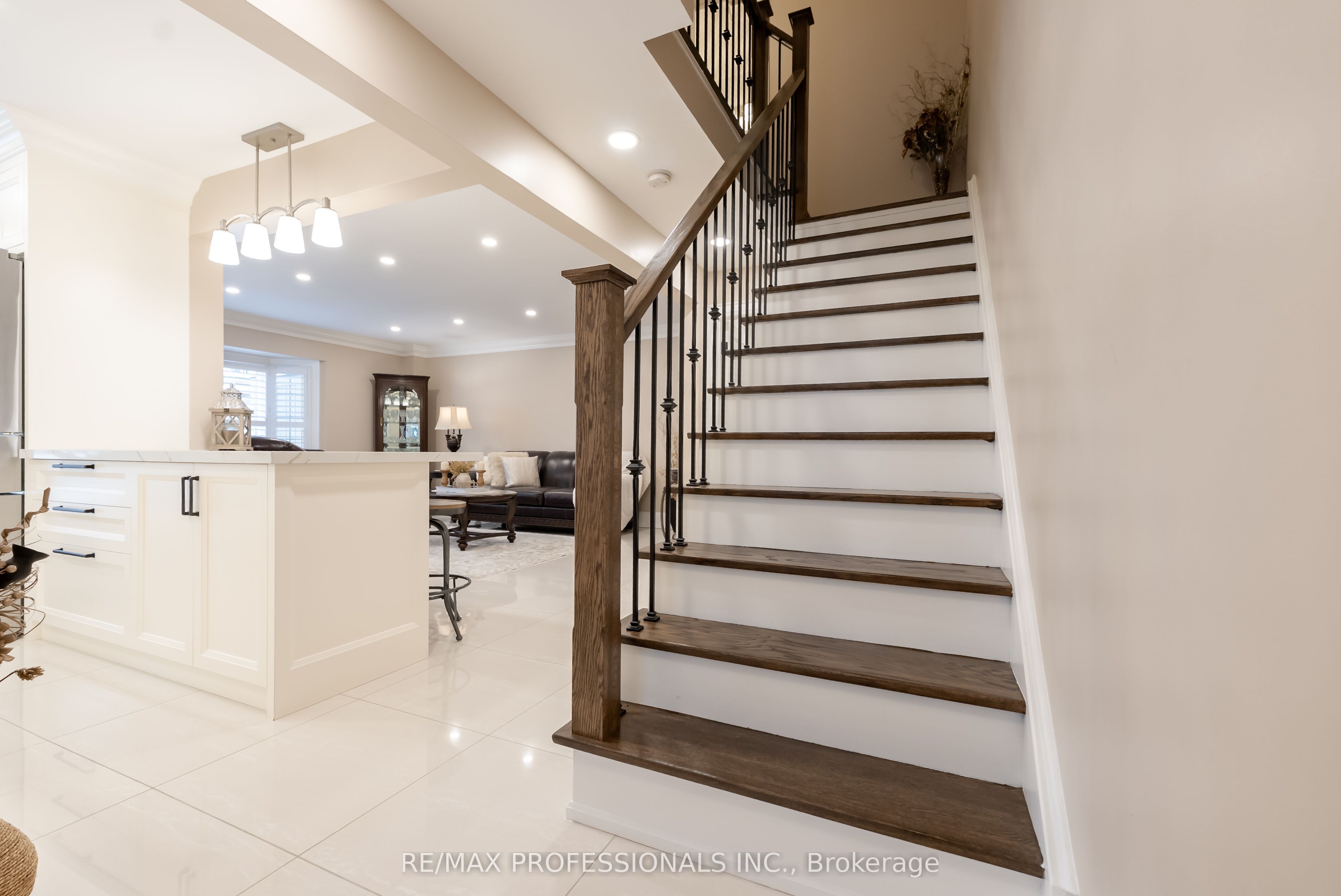 99 Desert Sand Drive