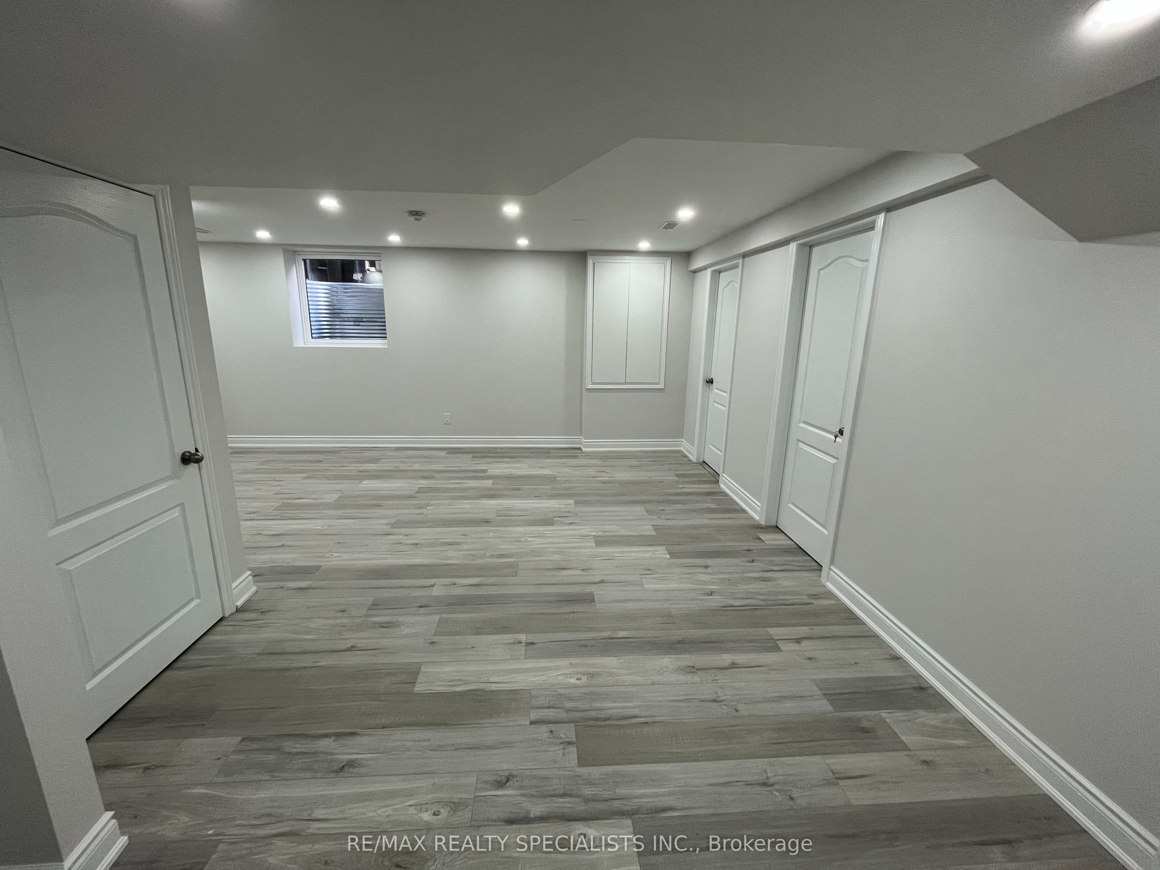 33 Bluffwood Crescent