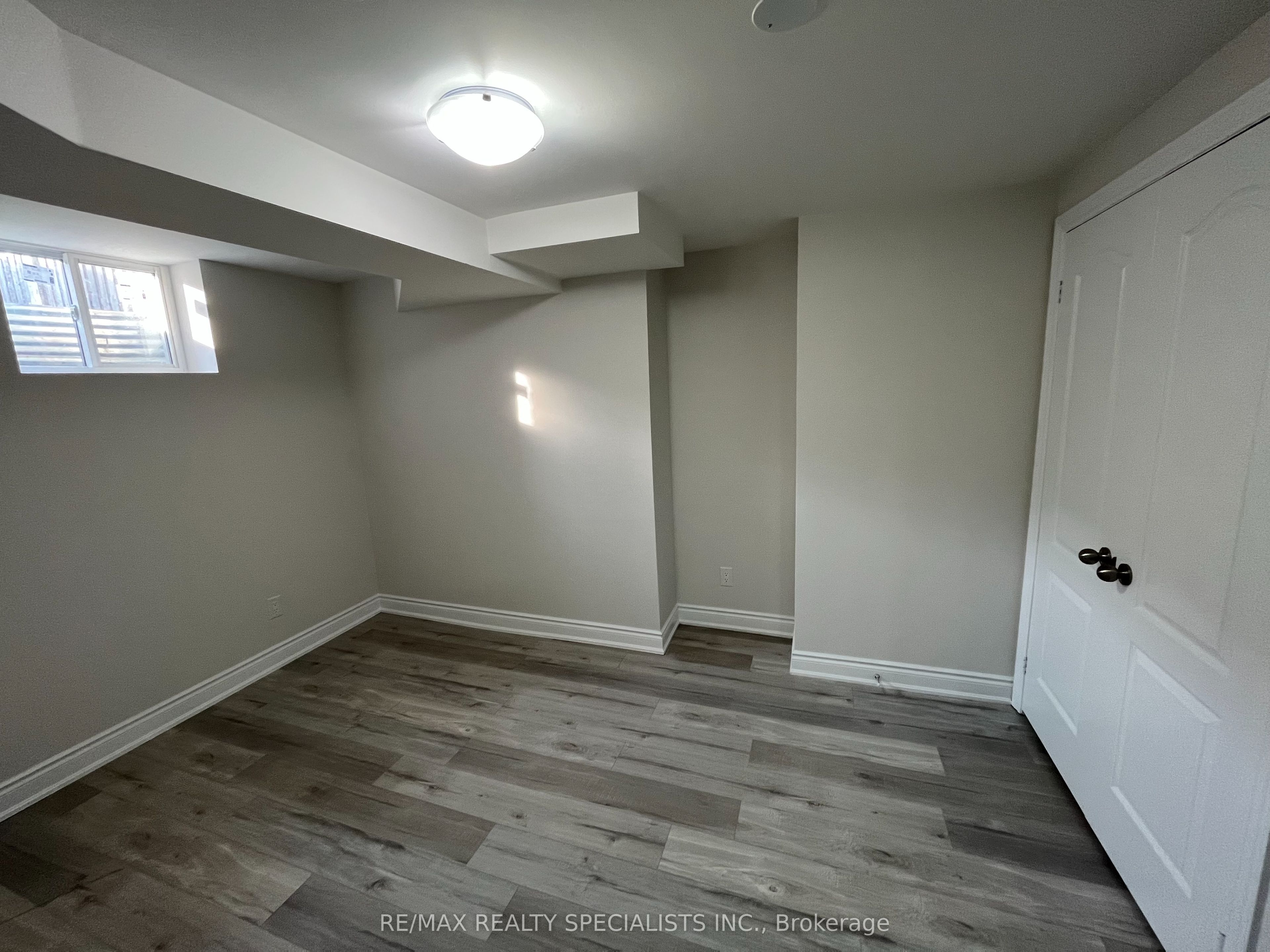 33 Bluffwood Crescent