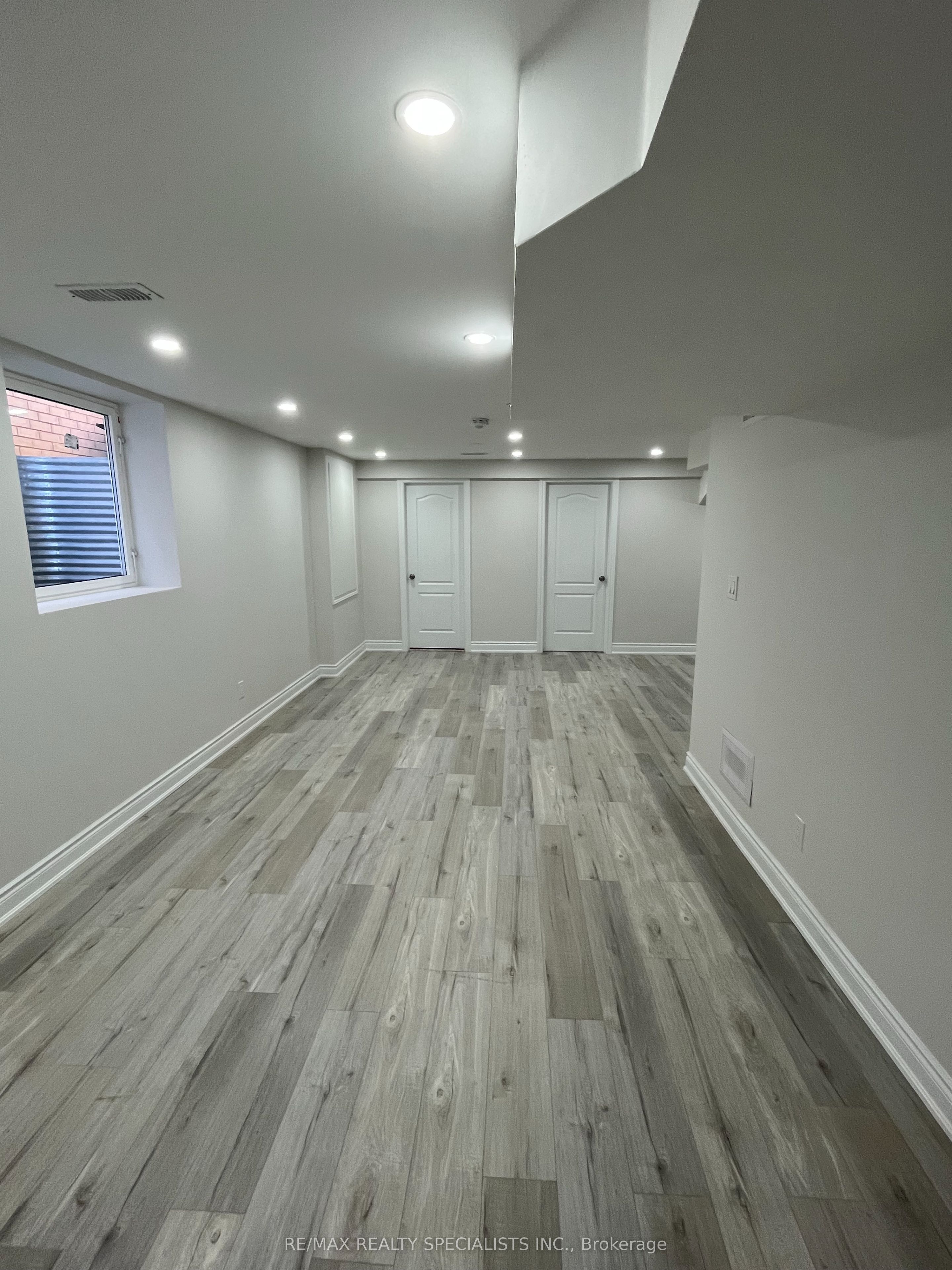 33 Bluffwood Crescent