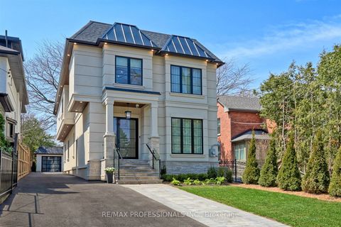 466 Prince Edward Drive N Toronto ON M8X 2M3