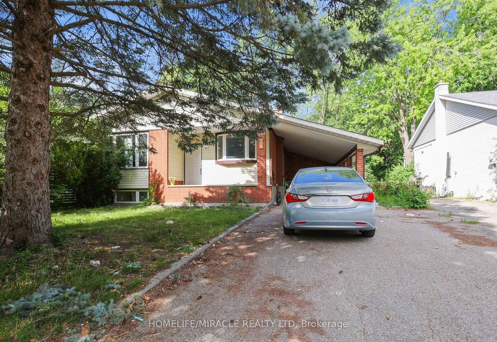 Photo of 7 Cardill Crescent, Waterloo, ON N2L 3Y7 (MLS # X12829140)