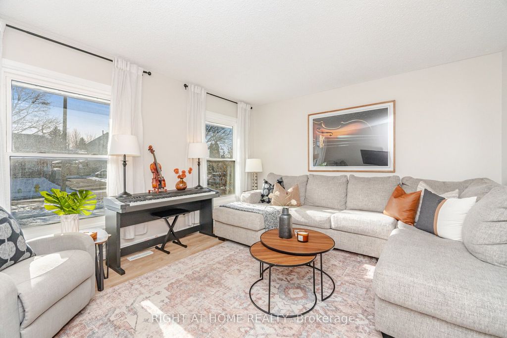 Photo of 17 White Owl Crescent, Brantford, ON N3P 1A1 (MLS # X12614690)