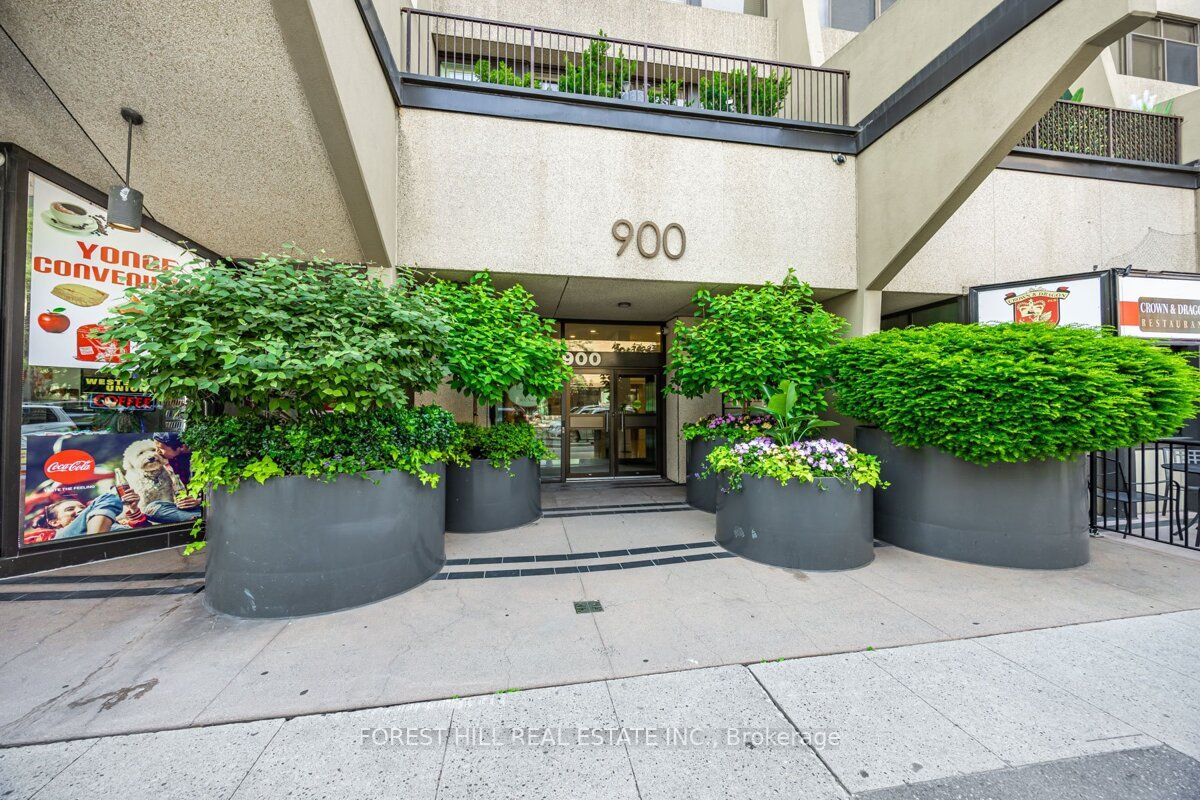 900 Yonge Street 201