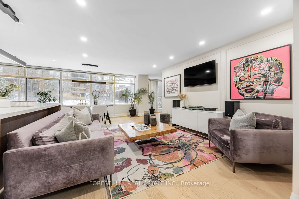 900 Yonge Street 201