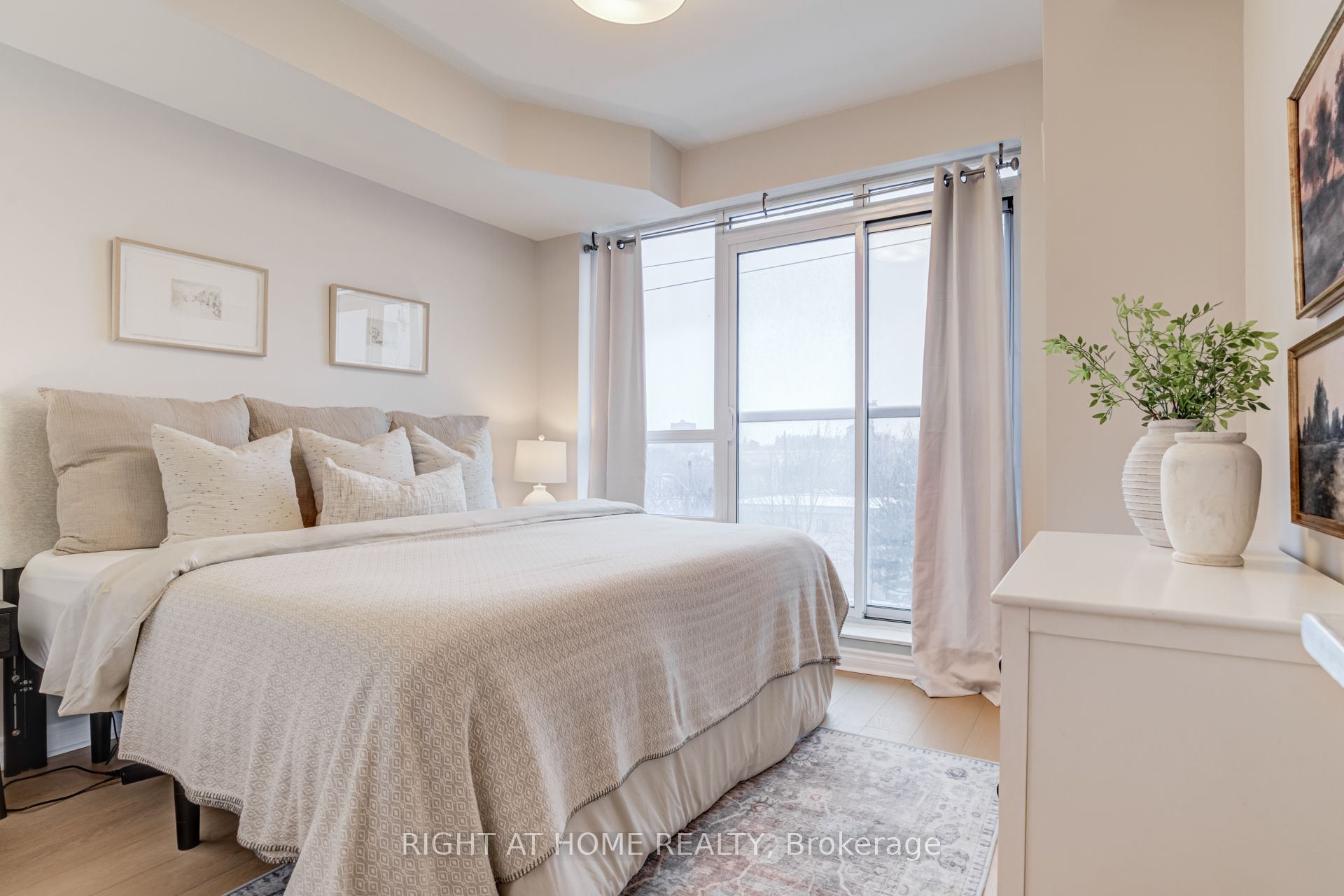 3865 Lake Shore Boulevard W 307