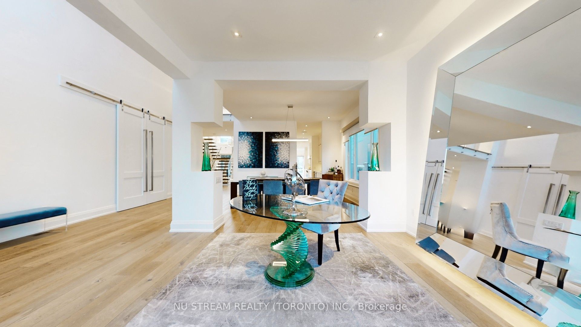 3425 Lakeshore Road W