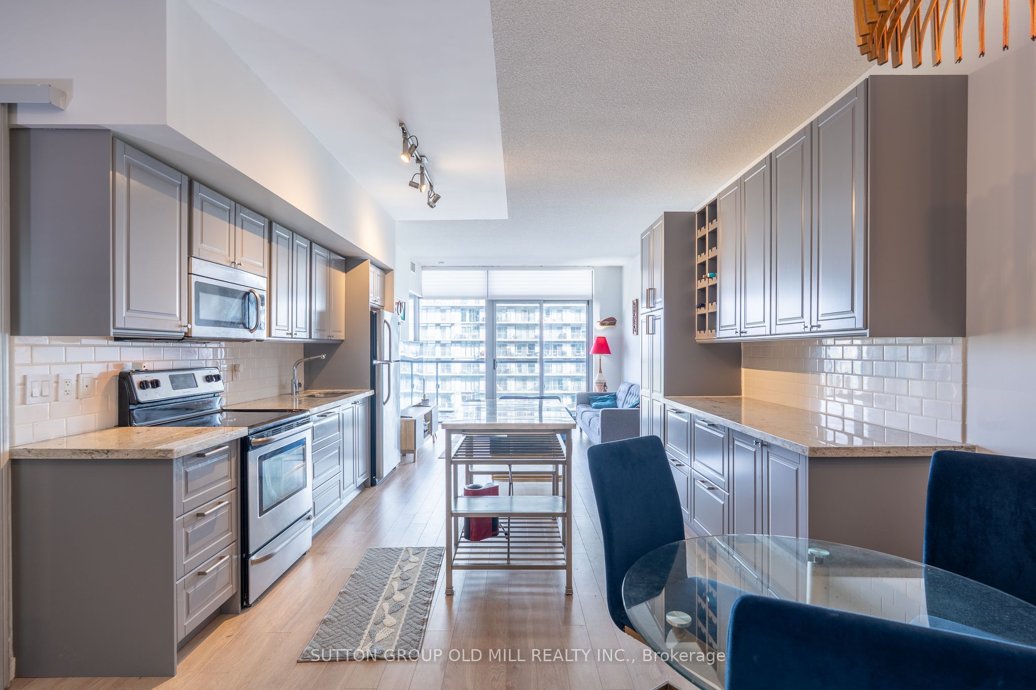 105 The Queensway Way 2014
