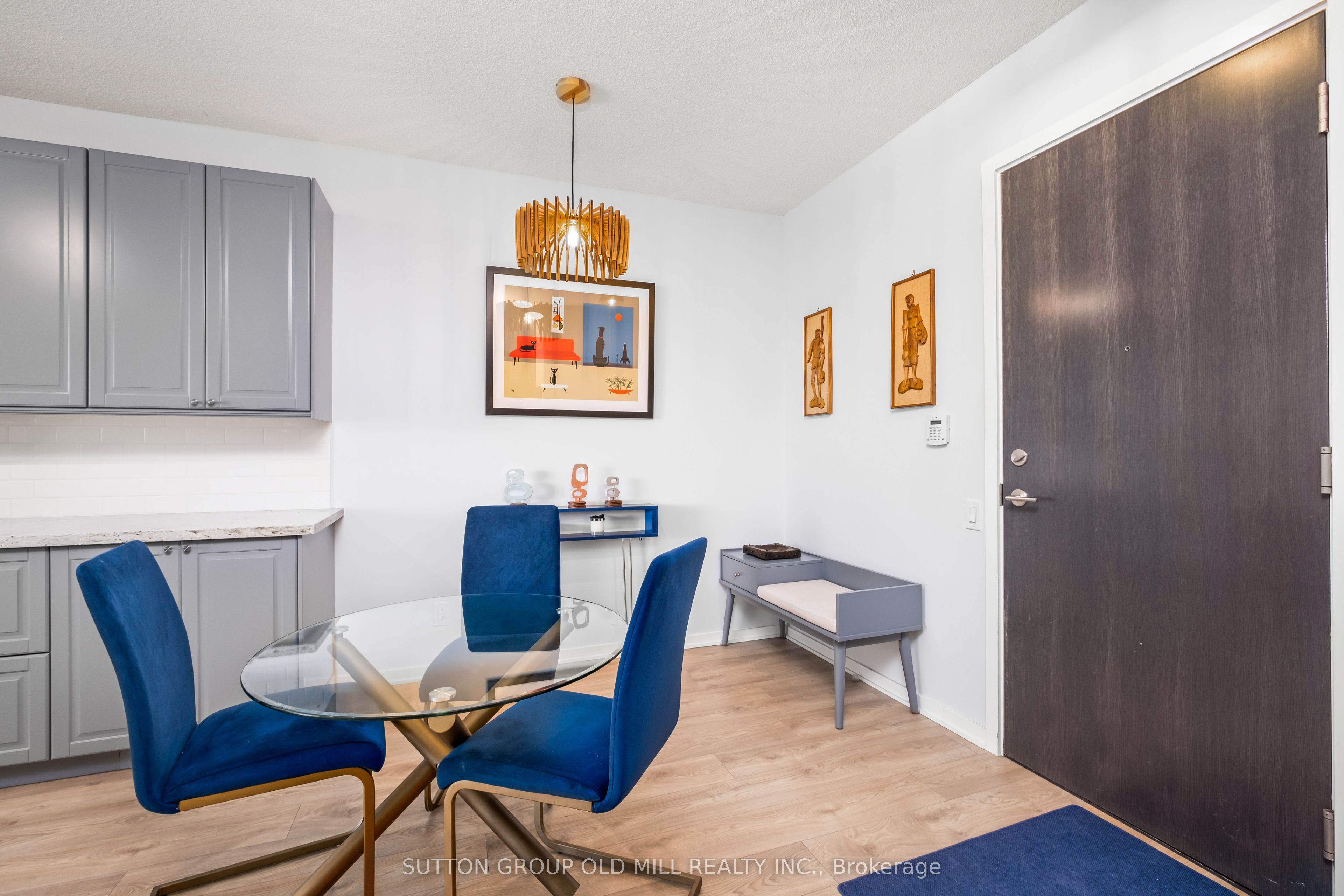 105 The Queensway Way 2014