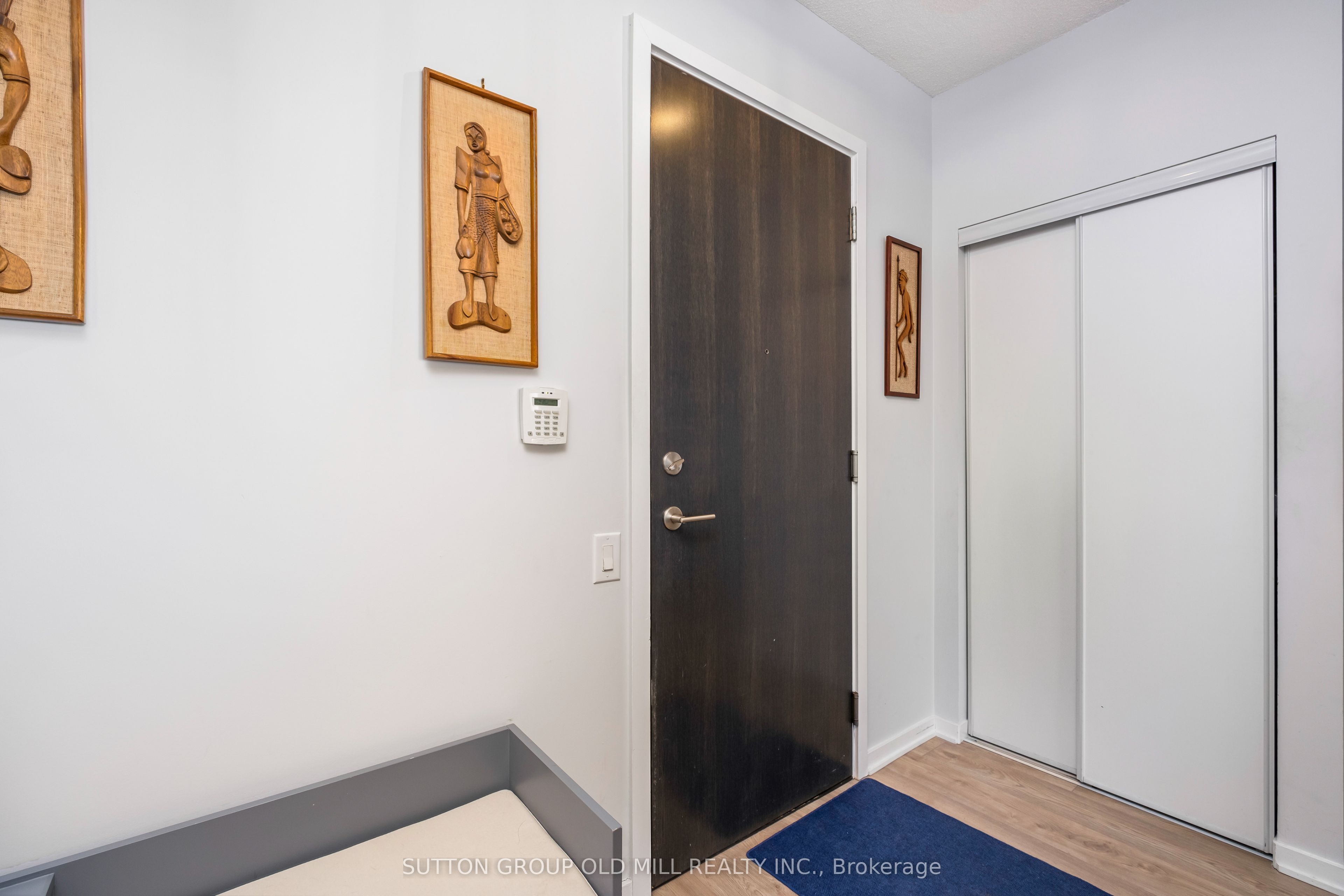105 The Queensway Way 2014