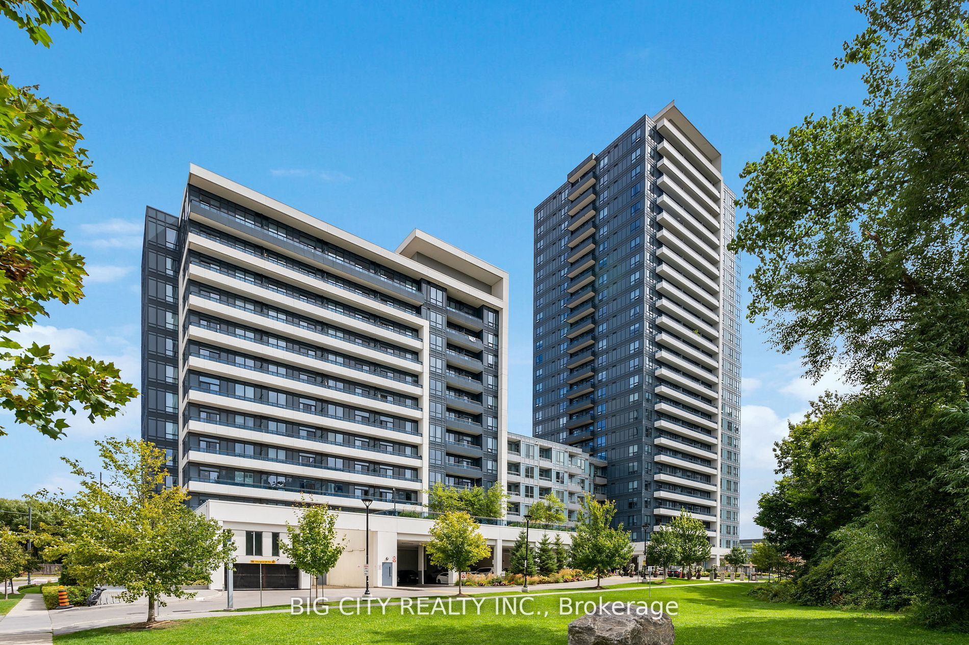 7890 Bathurst Street 2210