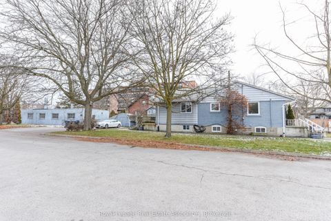 Property photo of 1089 seneca avenue, mississauga, ON l5g 3x4