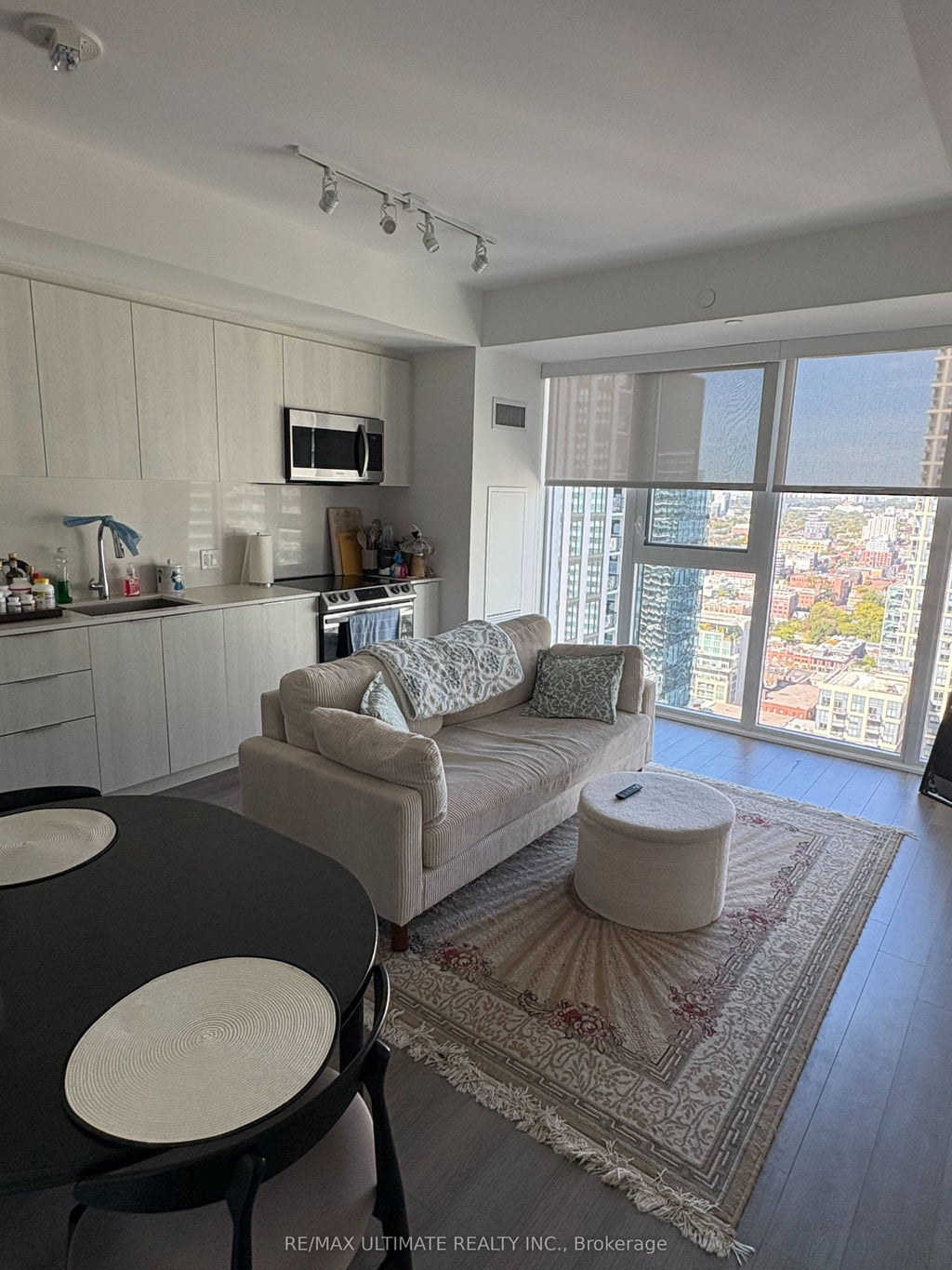 Photo of 357 King Street #1904, Toronto, ON M5V 1K1 (MLS # C13839340)