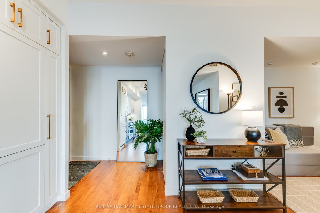 Photo of 285 Mutual Street #2201, Toronto, ON M4Y 3C5 (MLS # C14110712)