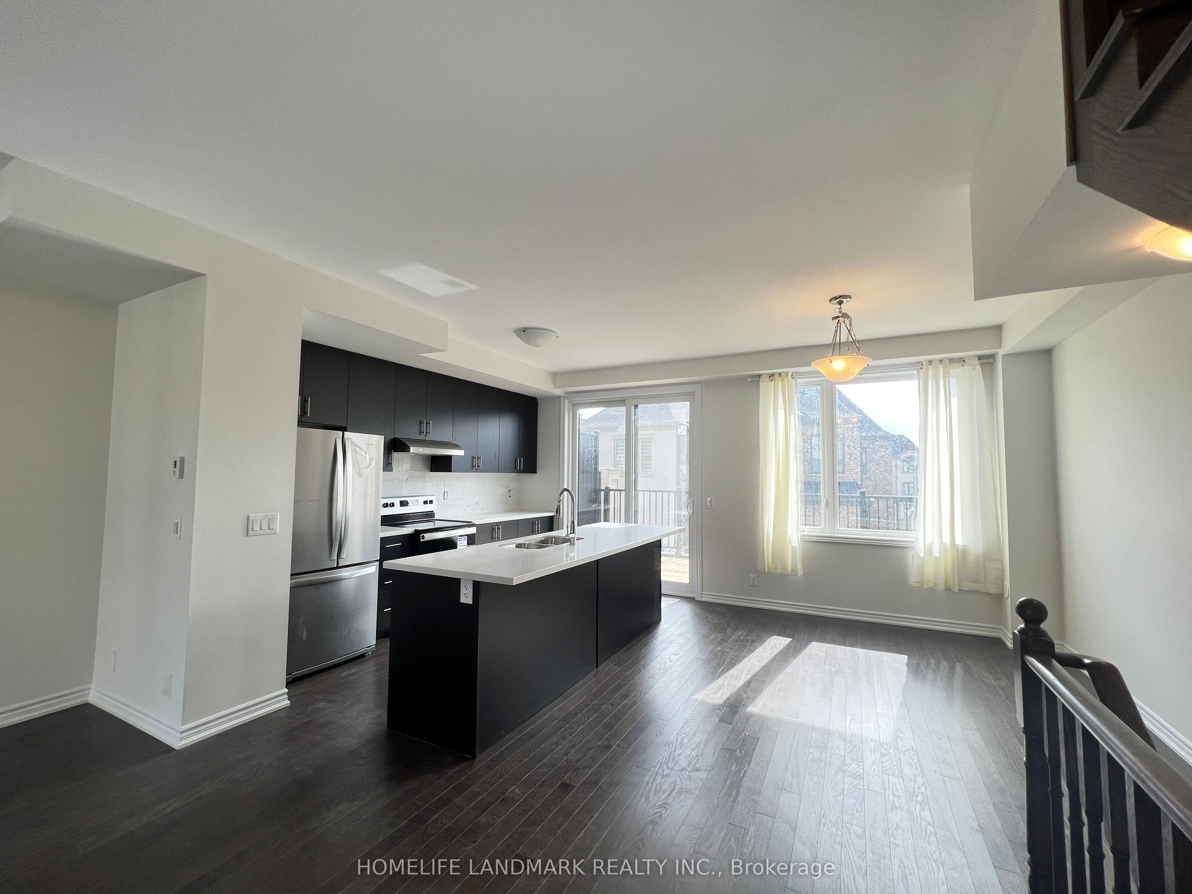 33 Guardhouse Crescent