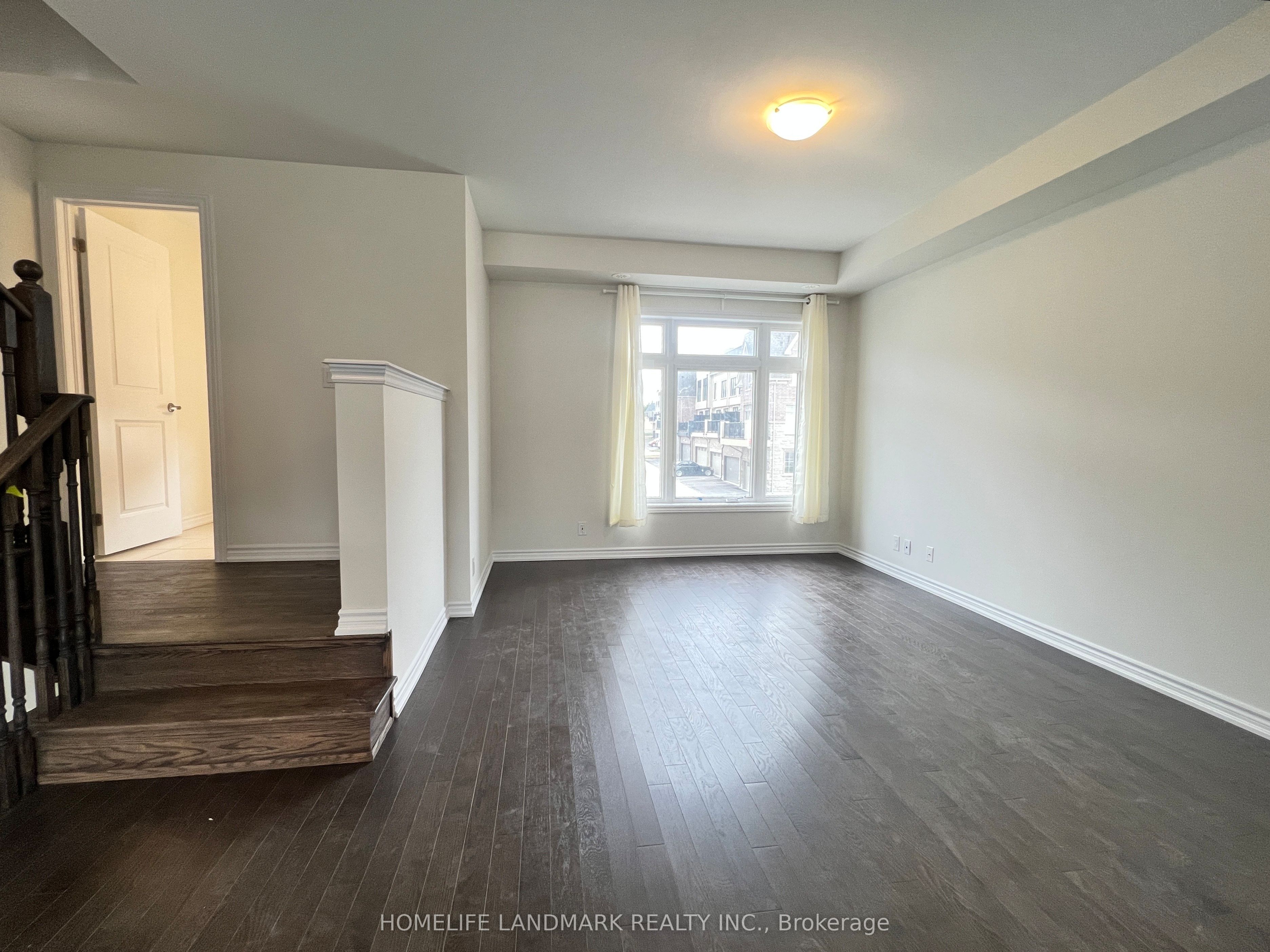 33 Guardhouse Crescent