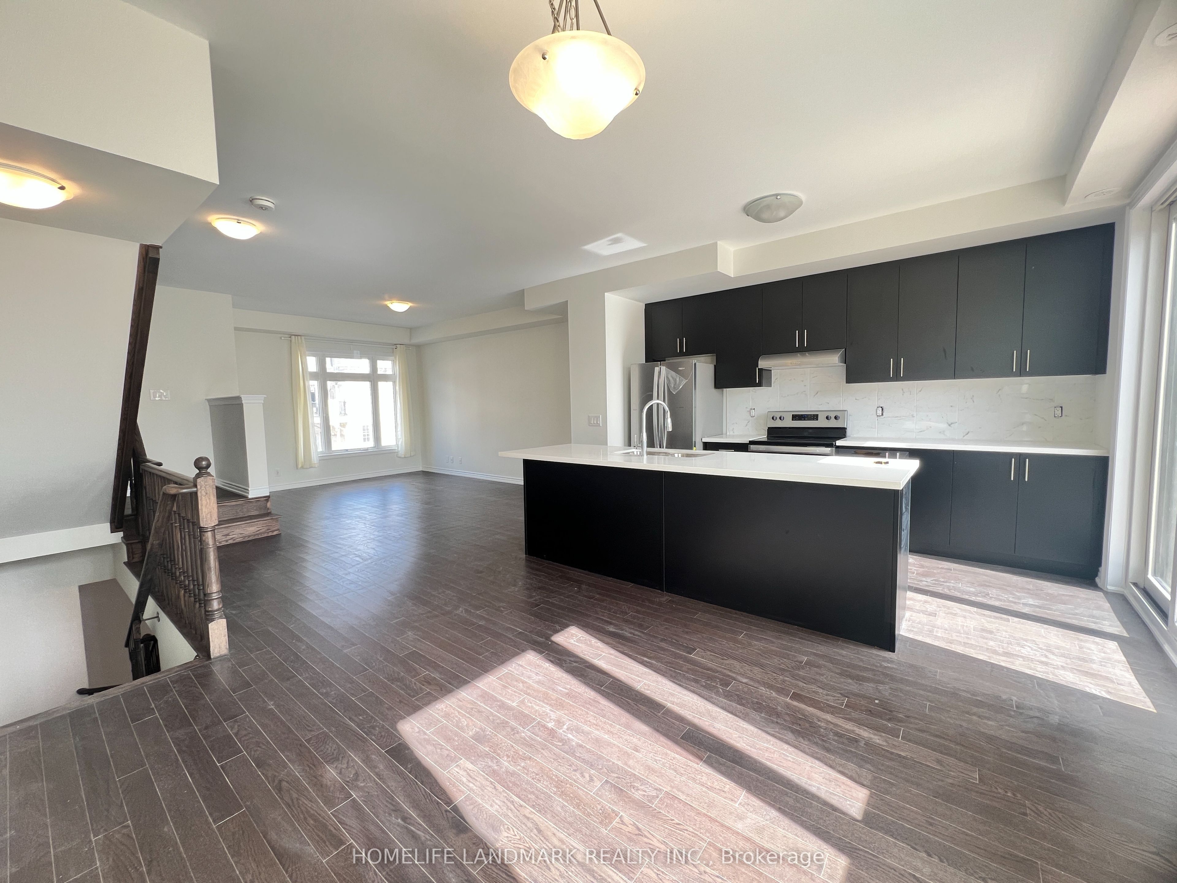 33 Guardhouse Crescent