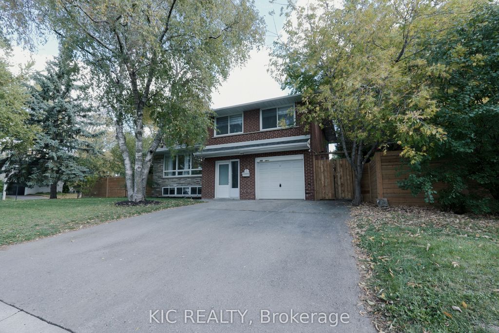 Photo of 249 Tampico Road, Richmond Hill, ON L4C 4R8 (MLS # N13423550)