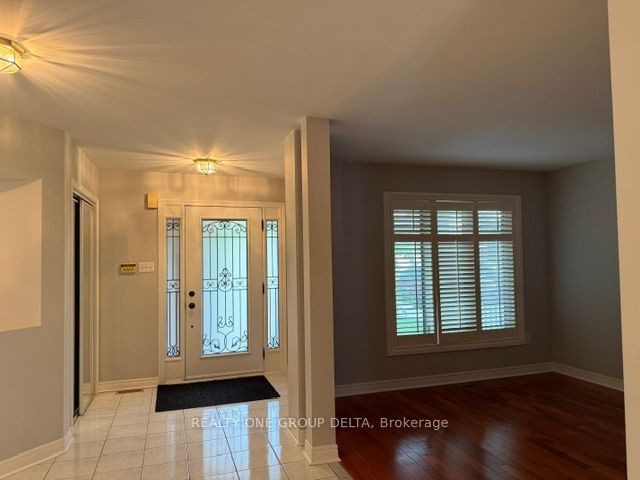 24 Arborview Crescent Upper