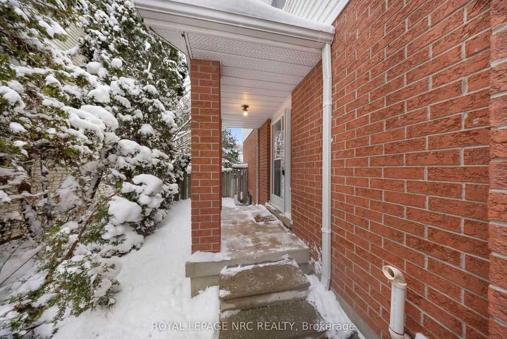 Photo of 41 Huntington Lane, St. Catharines, ON L2S 3R5 (MLS # X12764688)