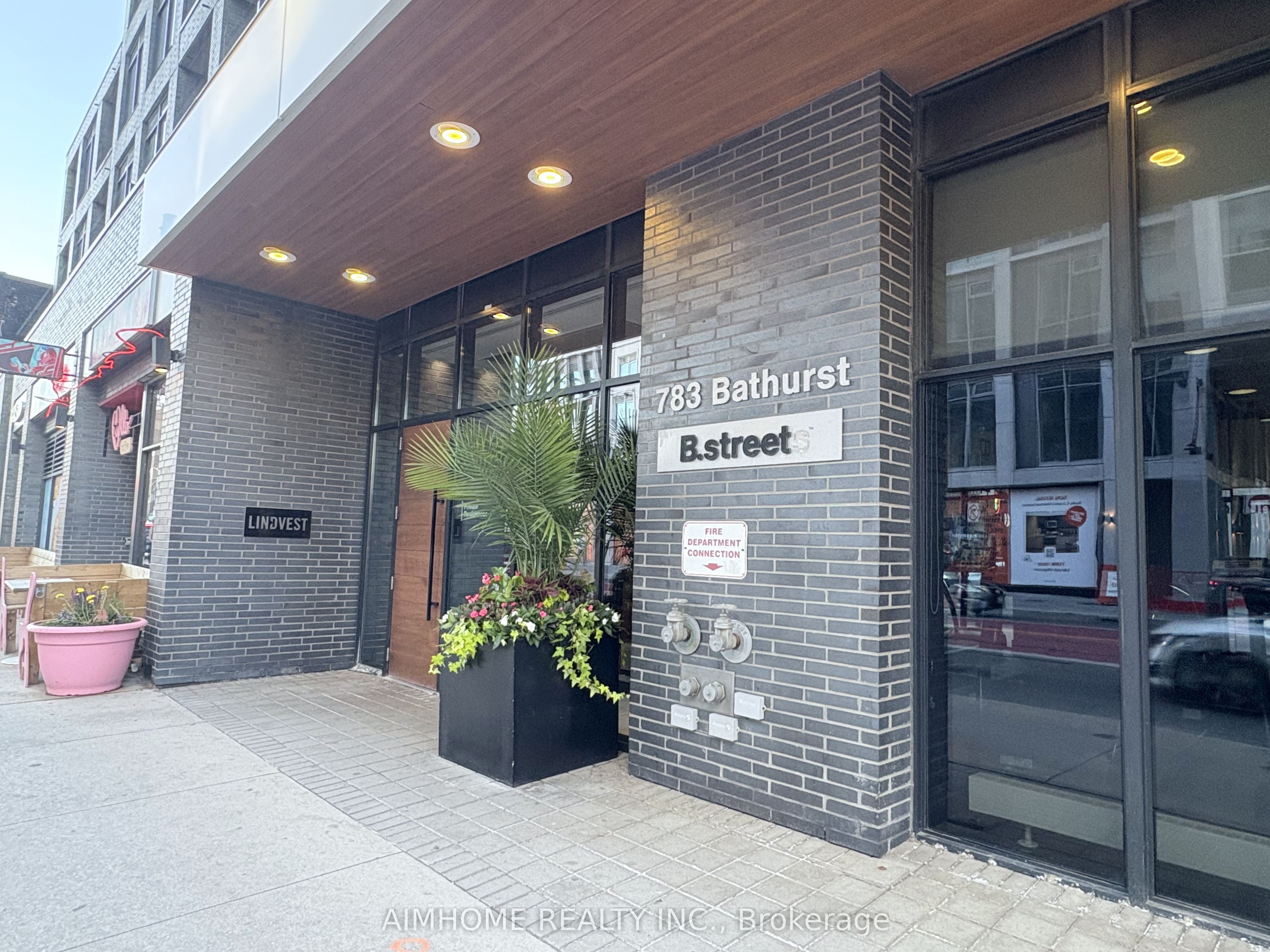 783 Bathurst Street 621