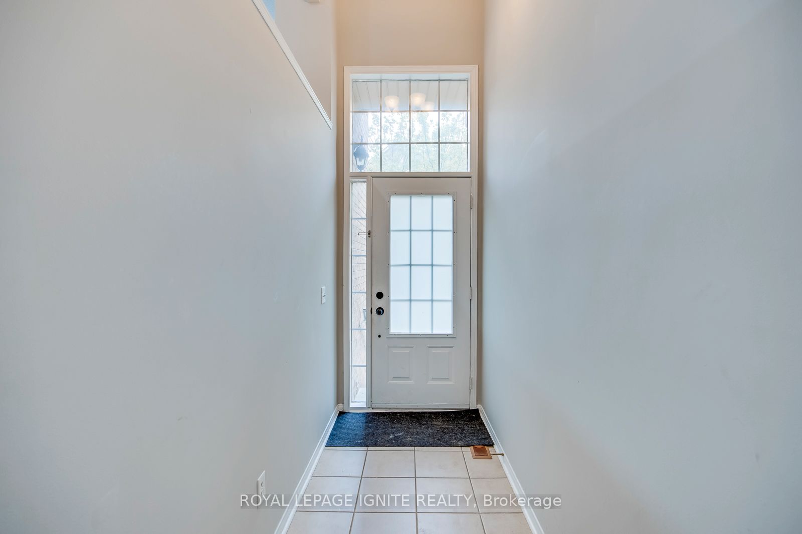 7086 Fairmeadow Crescent