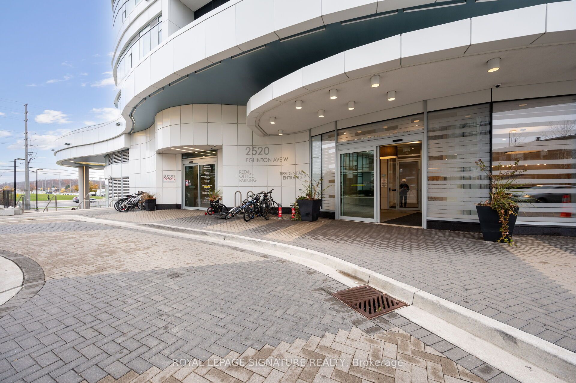 2520 Eglinton Avenue 1702