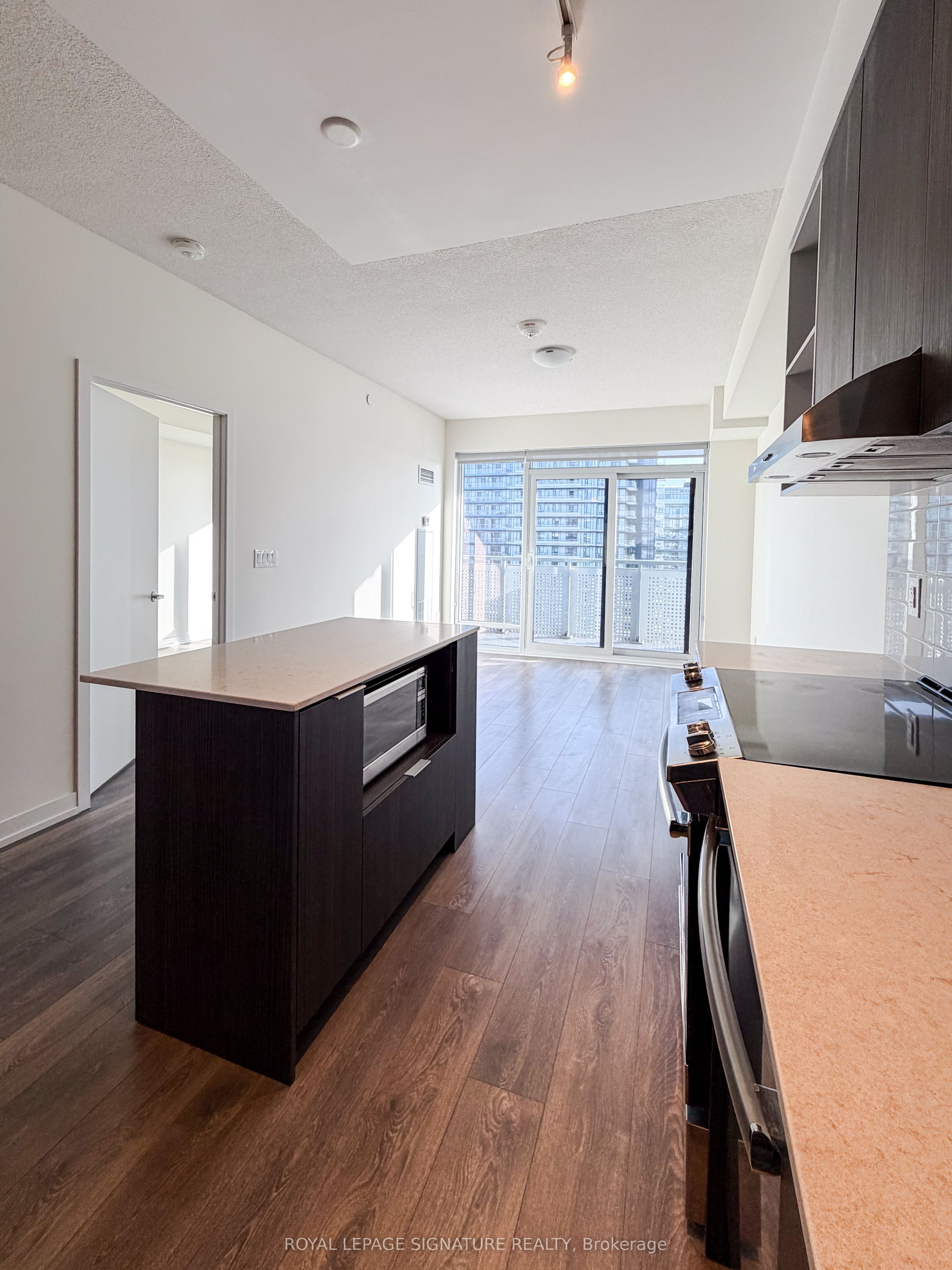 2520 Eglinton Avenue 1702